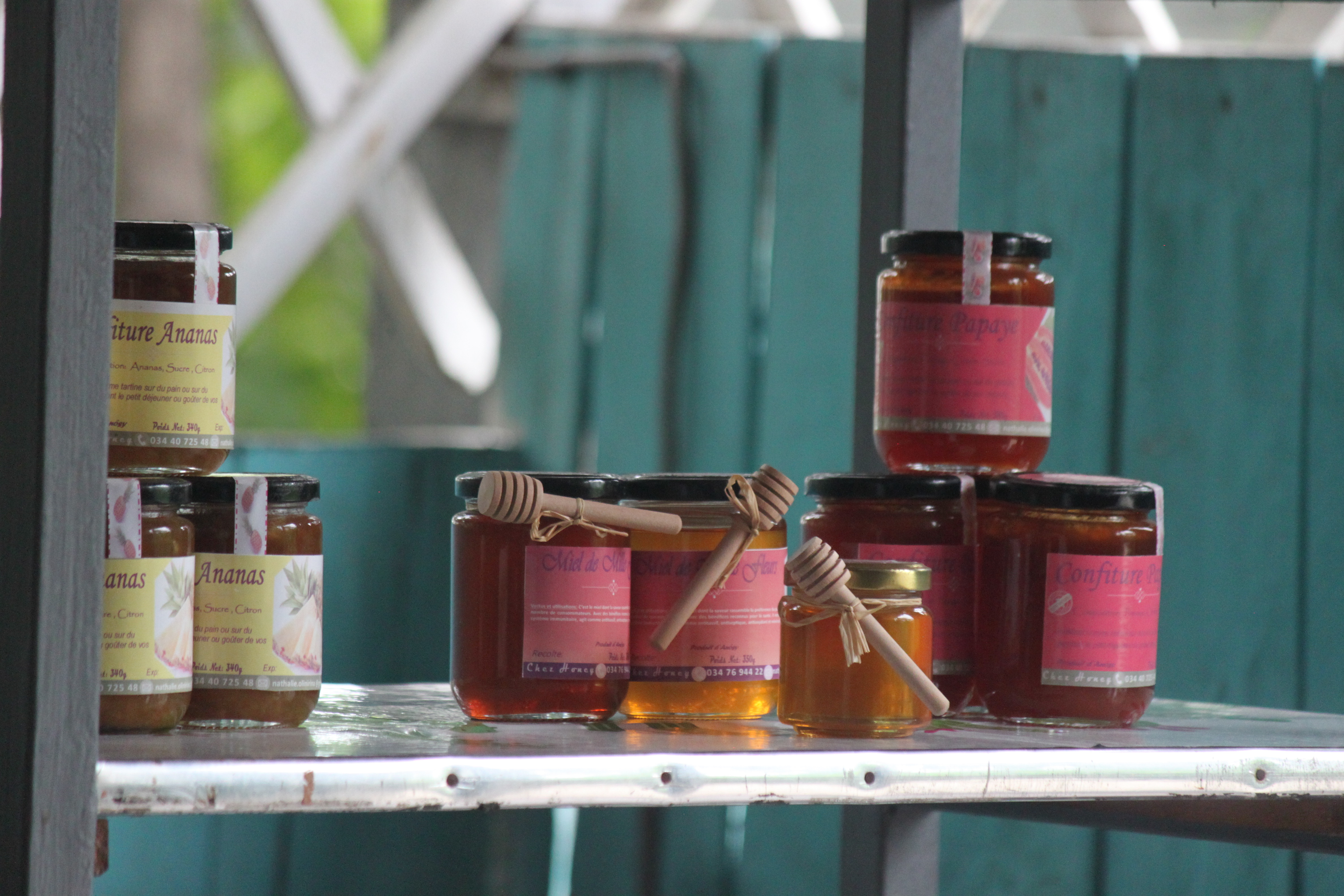 Marché traditionnel Fort-Dauphin - Produits locaux région Anosy Madagascar - Commerce local agricole et artisanat